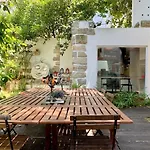 شقة Amazing Mezzanine House With Garden - Centre *