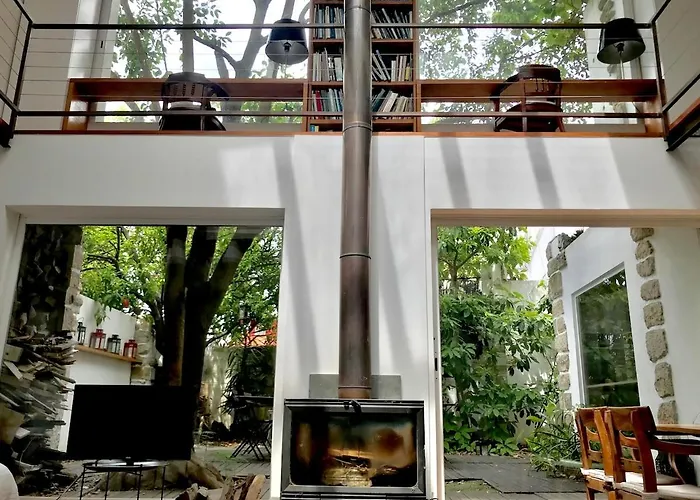 Amazing Mezzanine House With Garden - Centre *